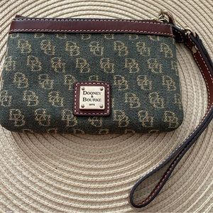 Vintage Dooney & Bourke wristlet. Mint condition